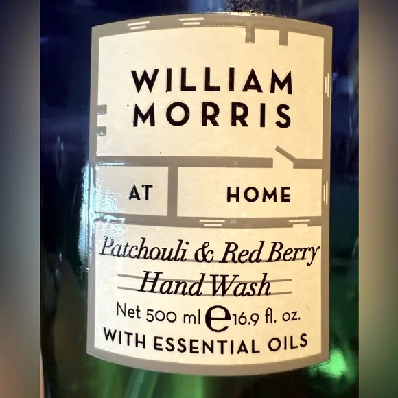 William Morris NWT 16.9 Oz Patchouli & Red Berry Essential Oil Infused Hand Wash - Picture 4 of 4